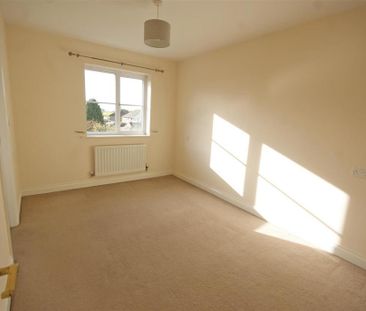 3 bedroom end of terrace house to rent - Photo 1