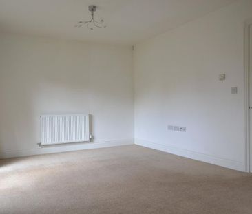 3 bedroom detached house to rent - Photo 3