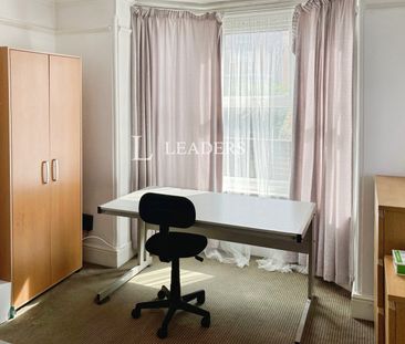 4 bedroom house to rent Adelaide Road, Southampton, SO17 - Photo 2