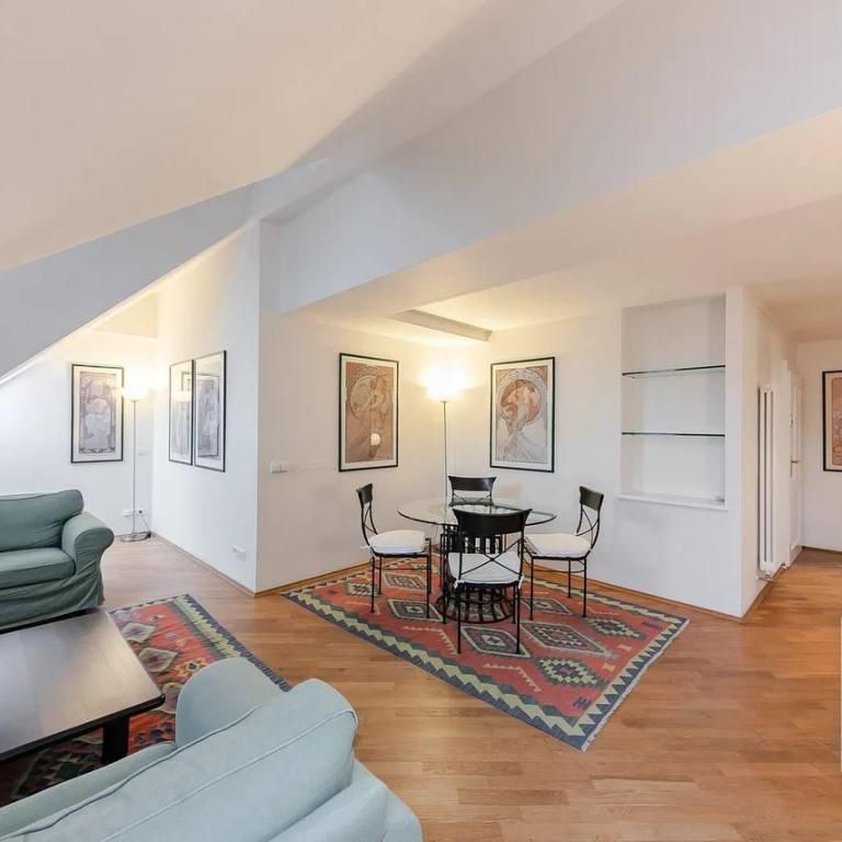Pronájem bytu 3+1 108 m2 - Fotografie 1