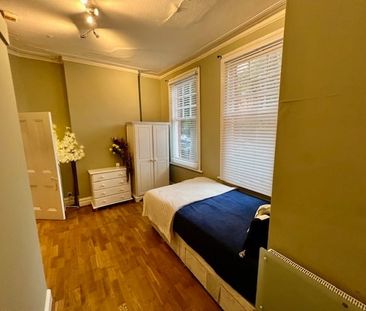 Studio Flat, Ravenscroft Road, W4 - Photo 3