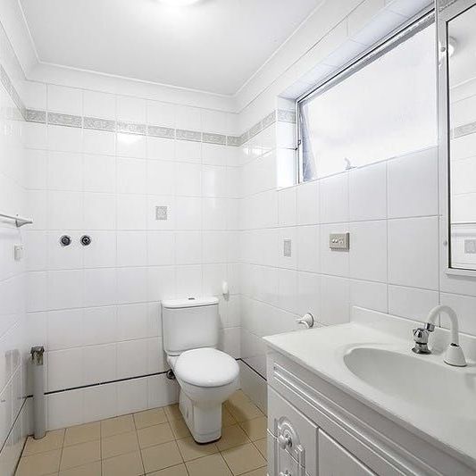 Conveniently Located 1 Bedroom Apartment - Photo 1