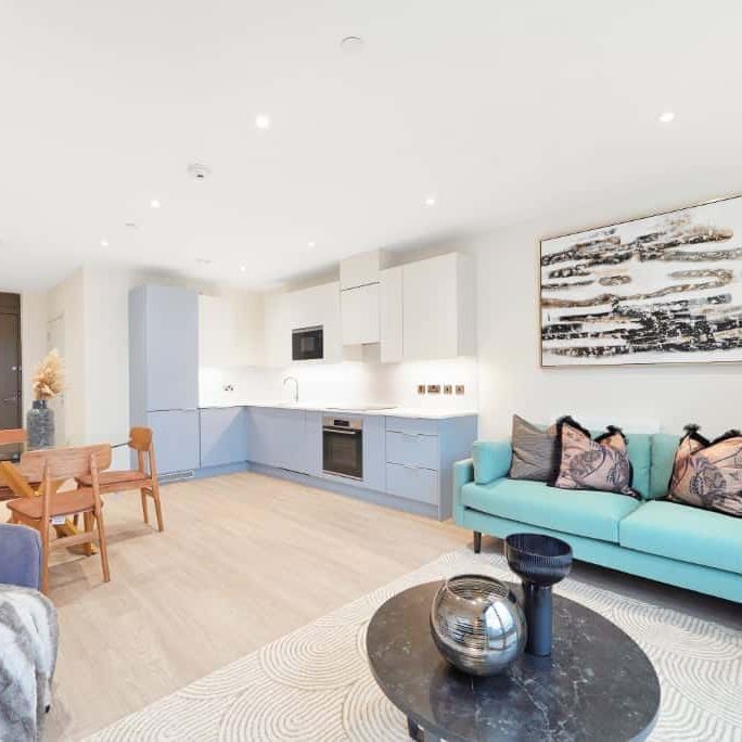 The Oakgate, KT22 7RZ, Surrey - Photo 1