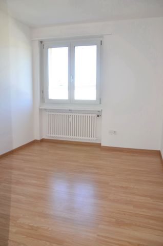 "moderne 3.5-Zimmer-Wohnung mit Balkon an ruhiger, sonniger Lage" - Foto 2