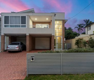 Stylish Near-New Duplex in Prime Location - Photo 3