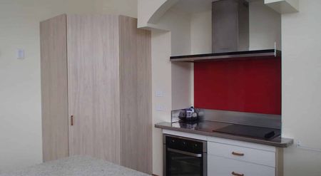 THREE BEDROOMS, STUDENTS - PROFESSIONALS - Photo 3