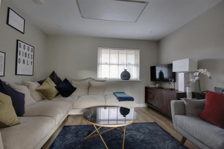 3 bedroom detached house to rent - Photo 2