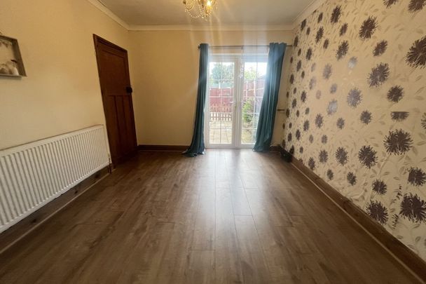 Lowestoft Road - Photo 1