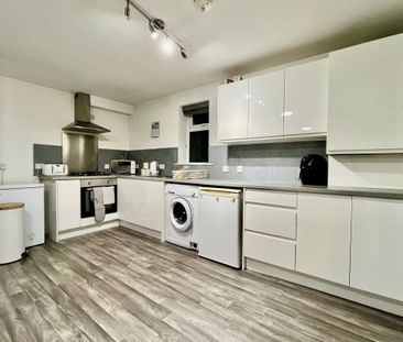 Stanks Drive, LEEDS - Photo 5