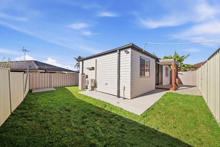 Modern Two Bedroom Two Bathroom Granny Flat For Rent In Great Location! - Photo 4