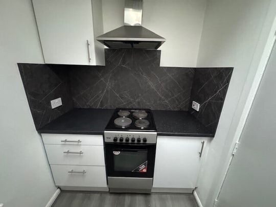 BeoleyRoadWest, REDDITCH - Photo 1