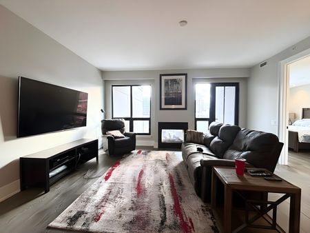 $3,599 / 2 br / 2 ba / 1378 sqft 181 James St N PH4 - Photo 3