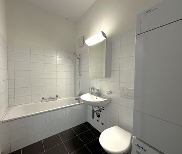 2.5 Zimmer, 84 m², 1. Stock - Photo 3