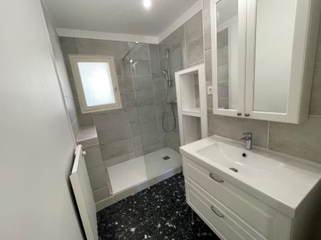 Location Appartement 4 pièces 68m² TOULON 83100 - Photo 5