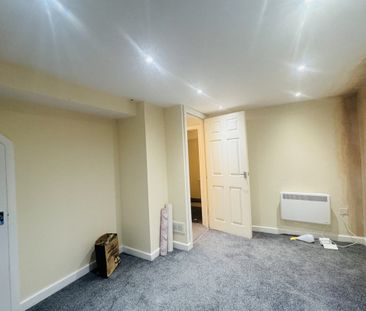 High Street - Photo 1