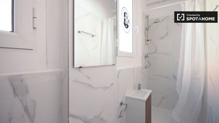 barcelona, Catalonia 08012 - Photo 4