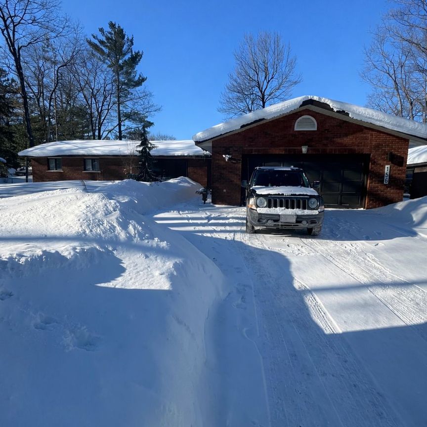 For Lease - 156 39th Street, Wasaga Beach, Ontario - Photo 1