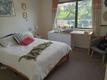 4 beds plus study 2.5 bath - Photo 5