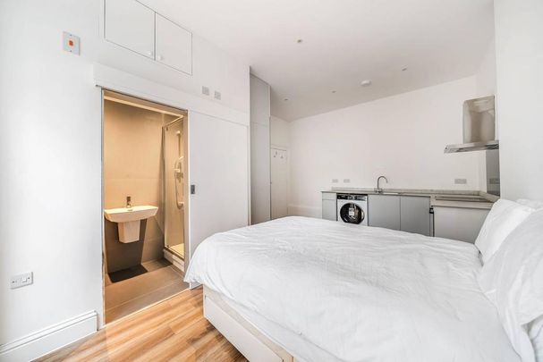 Studio to rent - Photo 1