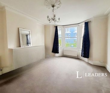 2 bedroom maisonette to rent Queens Park Road - Photo 3