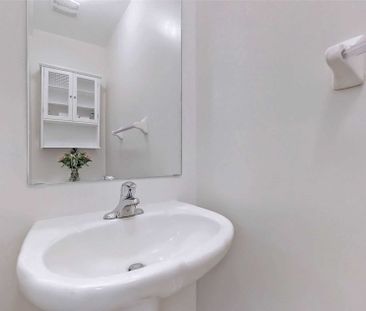 For Lease - 68 Hawkes Drive, Richmond Hill, Ontario - Photo 3