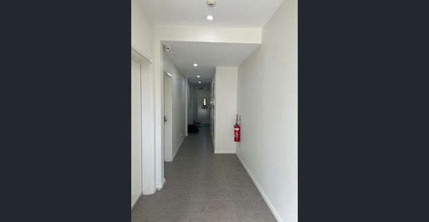 Fully furnished Studio Near NEW 5min to Ashfield station - Photo 1