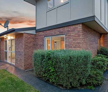 Private Rear 3-Bedroom Townhouse - Photo 5