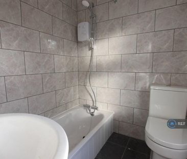 4 bedroom terraced house to rent - Photo 6