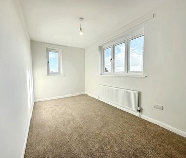 4 bedroom terraced house to rent - Photo 5