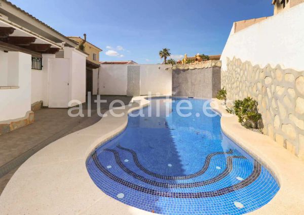 Casa o chalet de alquiler en Calle Londres, El Tossal - Bello Horizonte