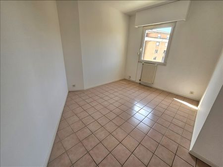 2 pièces - 61,79 m² - 5ème étage - Colocation non autorisée - Photo 2