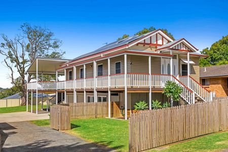 Immaculate Character Home With Stunning Views! - Photo 5