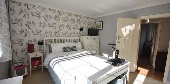 Eastway, Epsom, Surrey, KT19 8SF - Photo 2