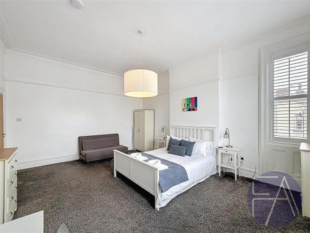 3 bedroom apartment to rent - Photo 5