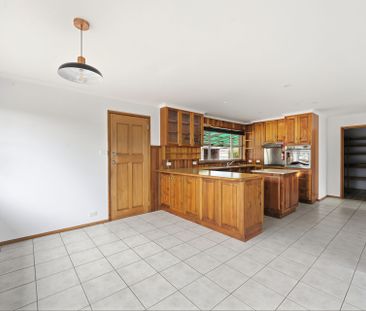 Spacious Living, Freshly Updated, Ready to Move In - Photo 6