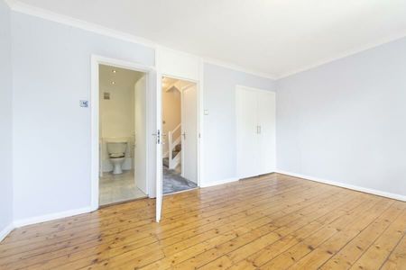 4 Bedroom House To Let - Photo 3