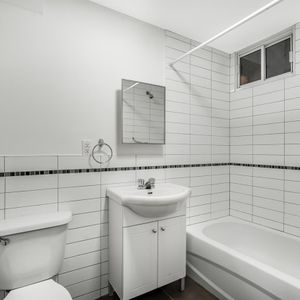 Large And Newly Renovated 3 Bedroom Apartment - 4615-4625 Bourret Avenue, Montréal - Photo 3