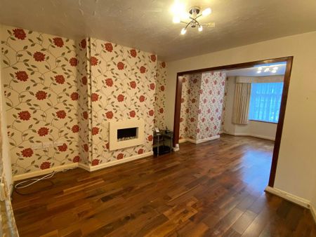 3 bedroom semi-detached house to rent - Photo 2