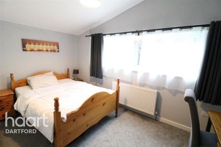 1 bedroom in a house share to rent - Photo 3