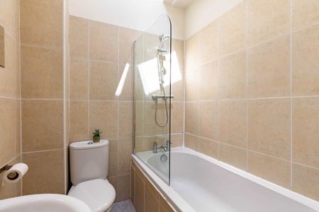Room 1 - Photo 5