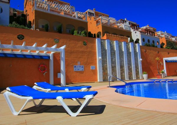 APARTMENT FOR RENT with 2 bedrooms and panoramic sea views