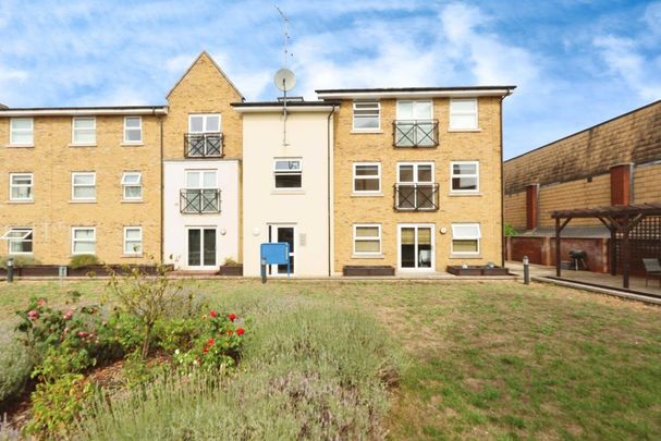 2 bedroom flat to rent - Photo 1