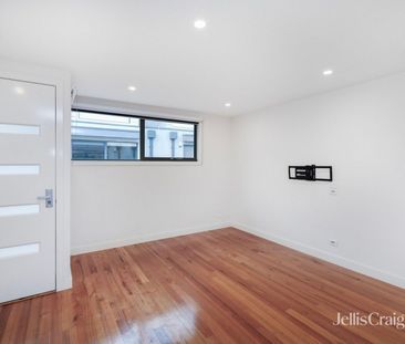 7/14 Collins Avenue, Altona North VIC 3025 - Townhouse For Rent | D... - Photo 3