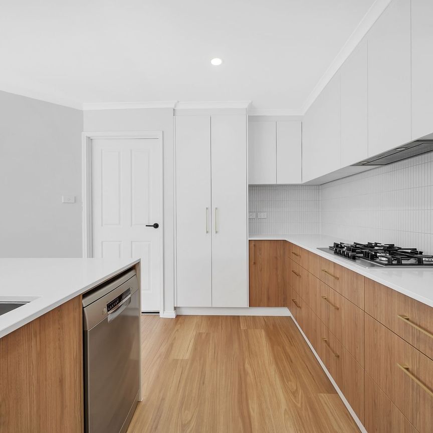 23 Alder Close, Jerrabomberra - Photo 1