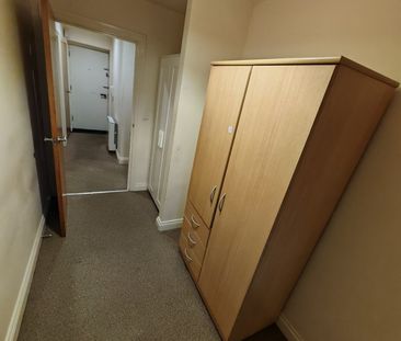 2 Bed Flat, Waterside, CV1 - Photo 3