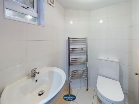 3 bedroom semi-detached house to rent - Photo 5