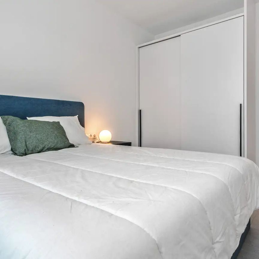 Piso de alquiler en Carrer de Lola Iturbe Arizcuren, 2, La Verneda i la Pau - Foto 1