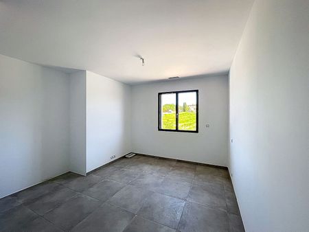 House - Photo 4