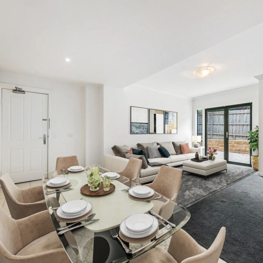 Ground Floor Delight - Photo 2