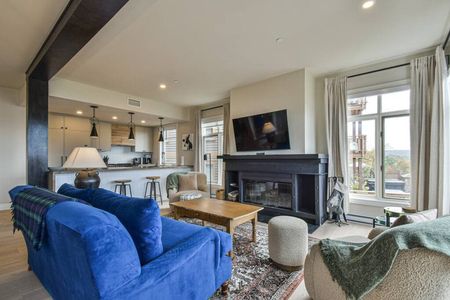 Chemin au Pied de la Montagne - Photo 3